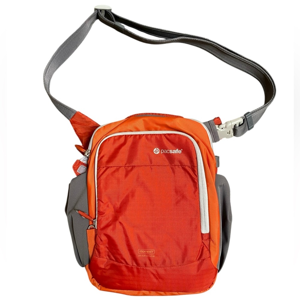 Pacsafe Camsafe V8 Anti-Theft Camera Shoulder Bag